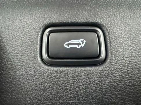 Used 2026 Kia Sportage EX FWD image 8