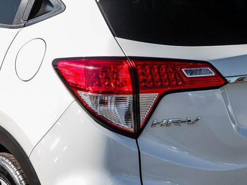 Used 2021 Honda HR-V EX image 11