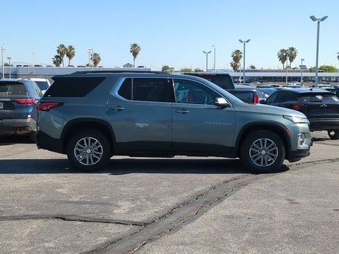 Used 2023 Chevrolet Traverse LT FWD image 9