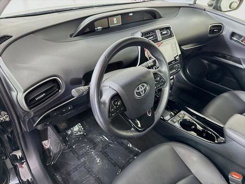 Certified 2022 Toyota Prius FWD image 17