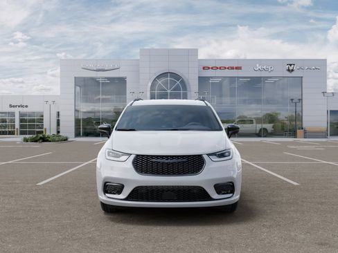 New 2026 Chrysler Pacifica Select image 6