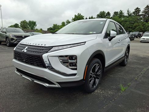New 2025 Mitsubishi Eclipse Cross SE image 2