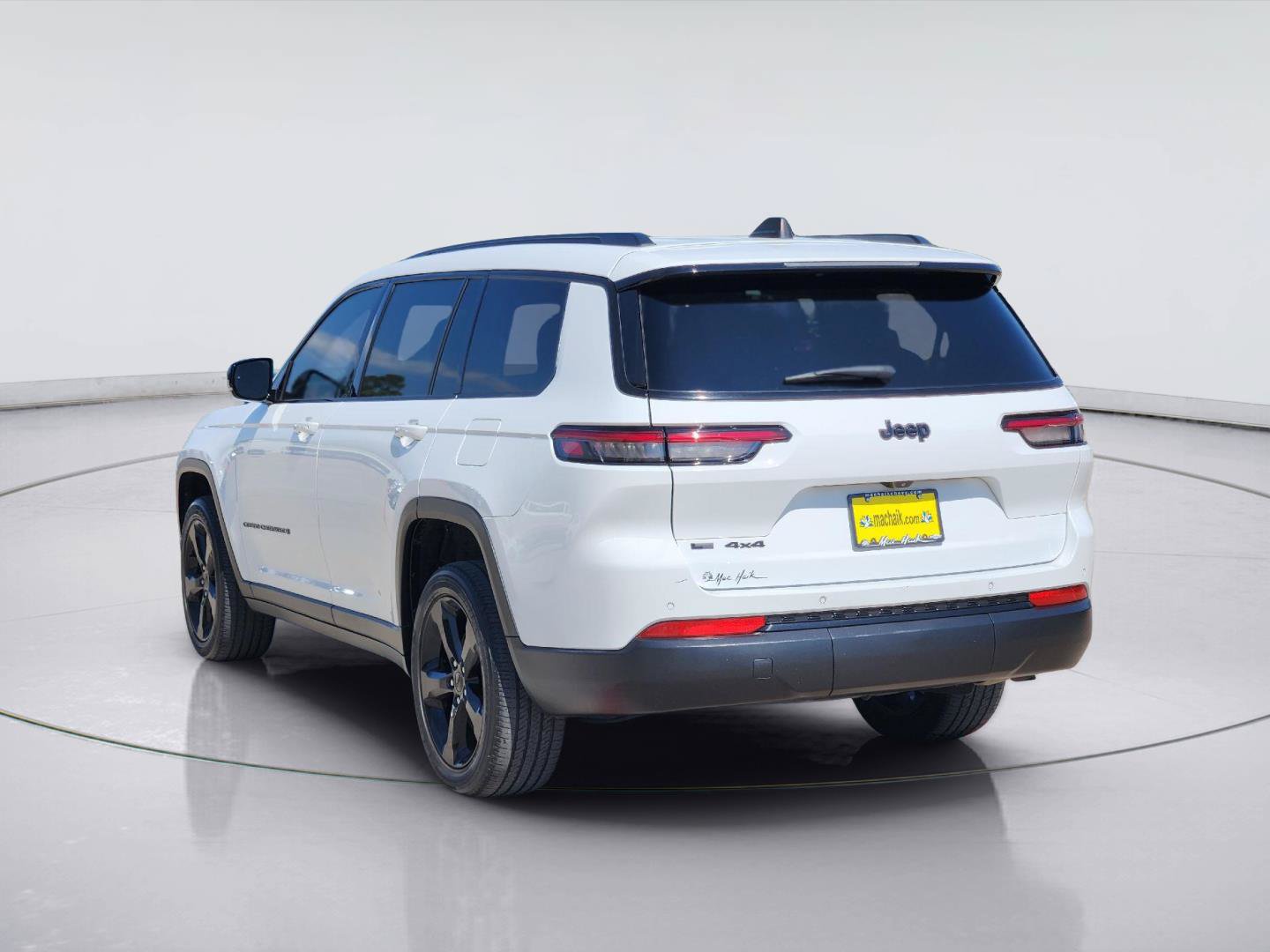 Used 2023 Jeep Grand Cherokee L Laredo AWD/4WD image 7