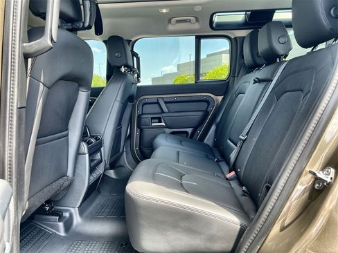 Used 2025 Land Rover Defender 110 S image 15