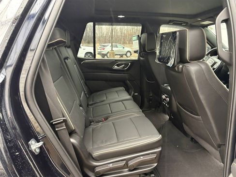 Used 2023 GMC Yukon SLT image 16