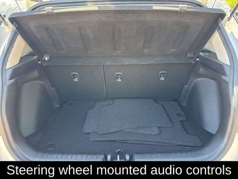 Used 2020 Hyundai Venue SEL FWD image 11