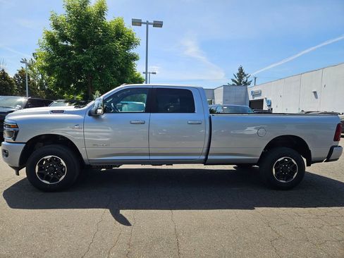 New 2026 RAM 3500 Laramie AWD/4WD image 4