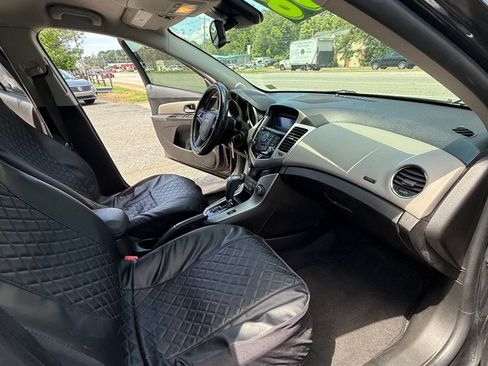 Used 2016 Chevrolet Cruze LT FWD image 5