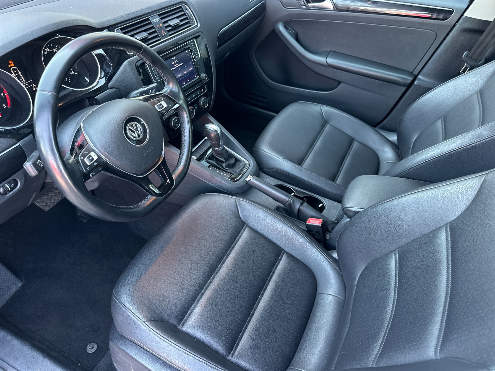 Used 2017 Volkswagen Jetta SEL FWD image 10