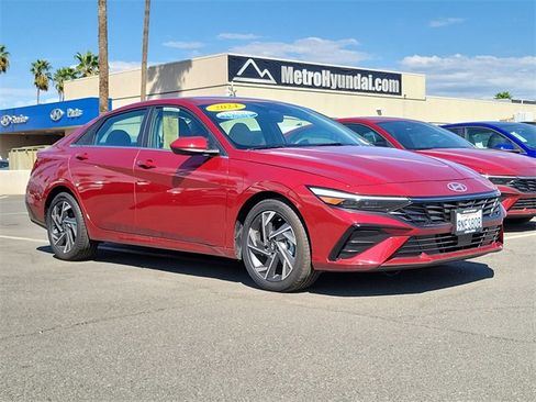 Used 2024 Hyundai Elantra SEL w/ Convenience Package image 29