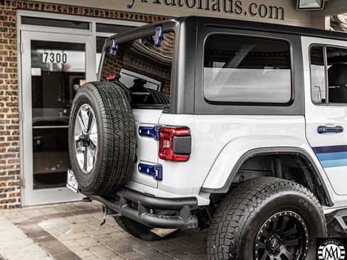 Used 2019 Jeep Wrangler Unlimited Sahara w/ Safety Group image 12