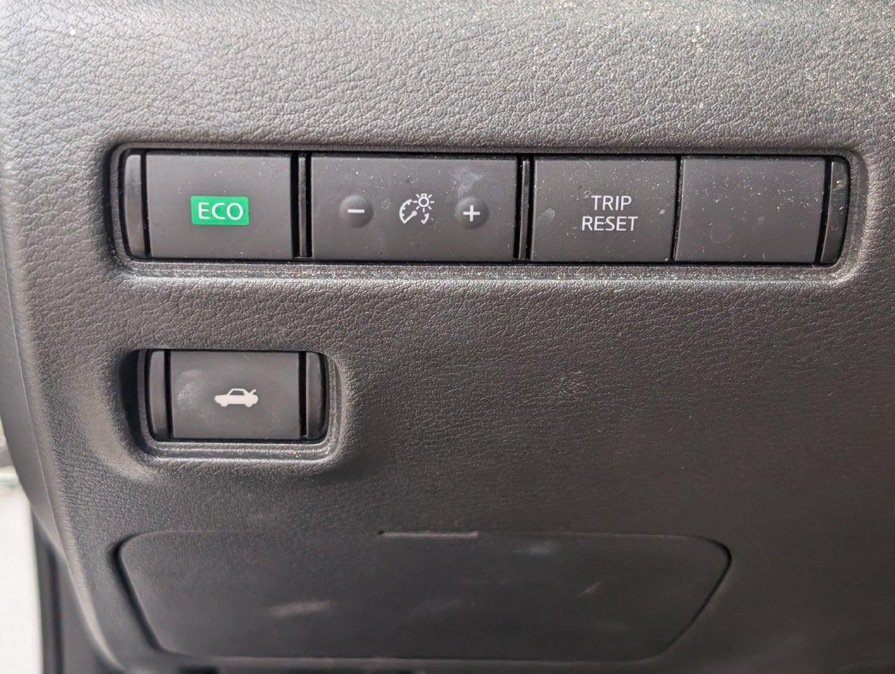 Used 2024 Nissan Sentra SV FWD image 25