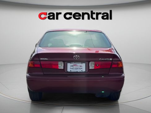 Used 2001 Toyota Camry LE w/ Value Pkg 3 FWD image 4