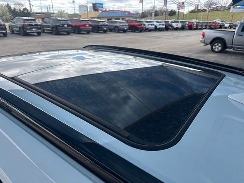 Used 2021 Buick Envision Essence w/ Technology Package I image 8