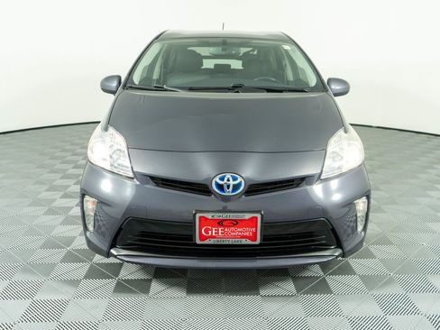 Used 2015 Toyota Prius Four FWD image 2