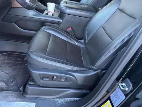 Used 2021 Chevrolet Tahoe High Country w/ Premium Package image 13