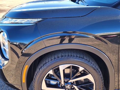 New 2025 Mitsubishi Outlander SEL image 6