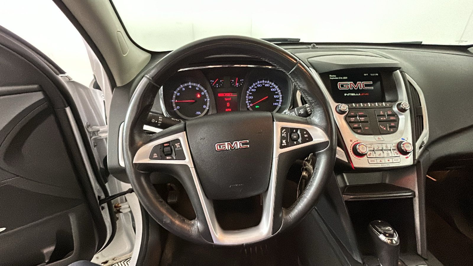Used 2017 GMC Terrain SLT w/ Open Road Package FWD image 14