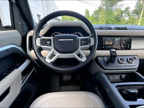 Used 2023 Land Rover Defender 110 SE AWD/4WD image 8