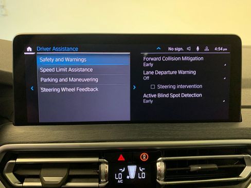 Used 2025 BMW X4 xDrive30i AWD/4WD image 44