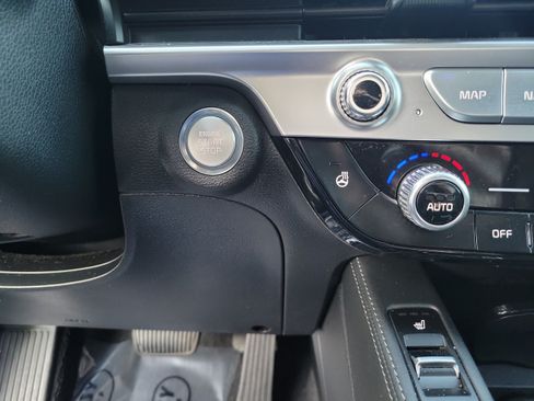 Used 2024 Kia Telluride EX w/ EX Captain's Chair Package AWD/4WD image 22