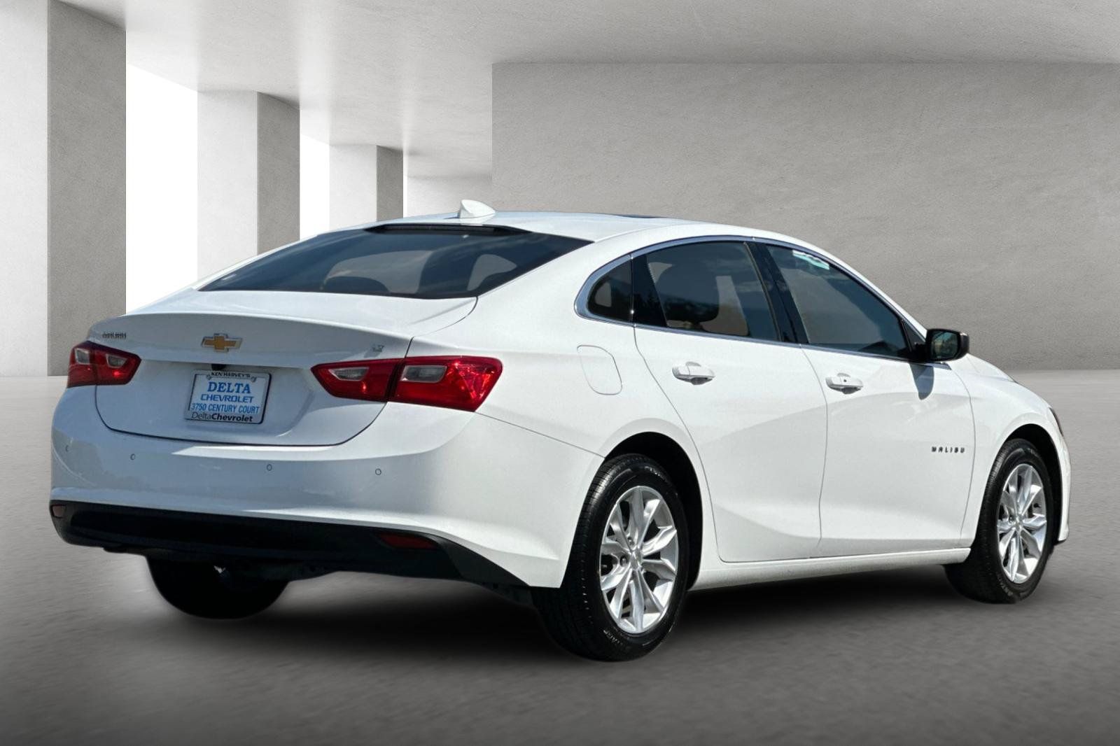 Used 2024 Chevrolet Malibu LT FWD image 4