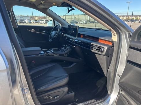 Certified 2023 Lincoln Nautilus Reserve image 8