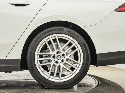 Used 2025 BMW 530i w/ Premium Package image 11