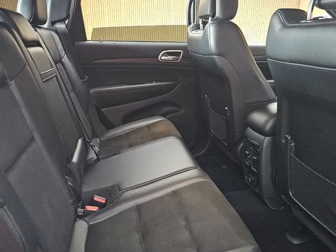 Used 2020 Jeep Grand Cherokee Altitude AWD/4WD image 18
