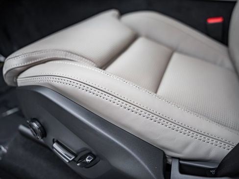 New 2026 Volvo XC90 B6 Ultra image 36