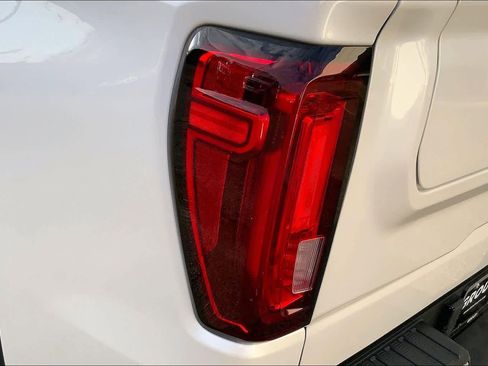 Used 2024 GMC Sierra 1500 SLT image 27