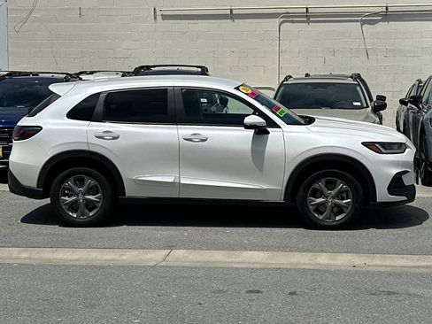 Used 2026 Honda HR-V LX image 2
