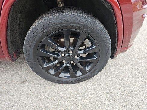 Used 2018 Jeep Grand Cherokee Altitude image 10