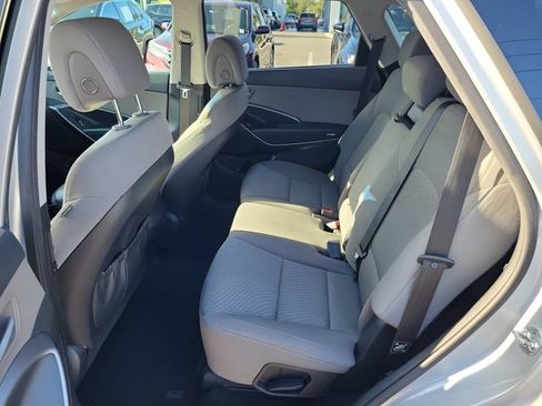 Used 2018 Hyundai Santa Fe SE FWD image 10