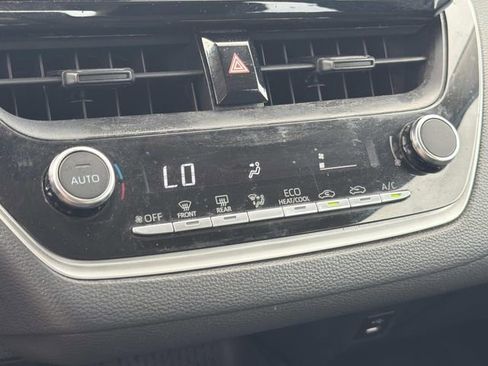 Used 2023 Toyota Corolla LE FWD image 28