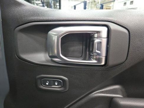 New 2026 Jeep Wrangler Unlimited Rubicon AWD/4WD image 25