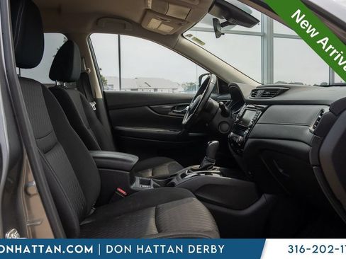 Used 2020 Nissan Rogue SV FWD image 23