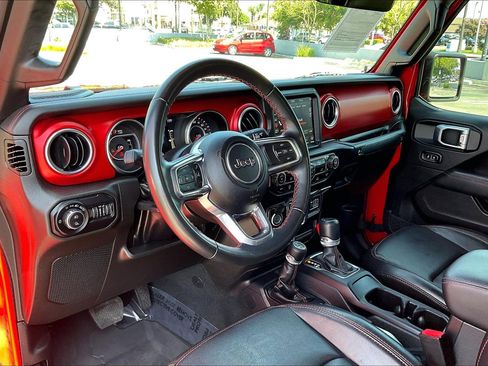 Used 2022 Jeep Gladiator Rubicon w/ LED Lighting Group AWD/4WD image 17