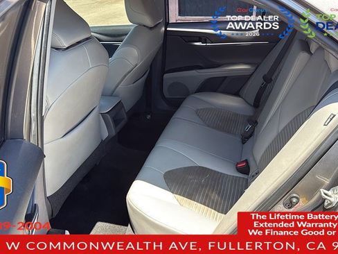 Used 2018 Toyota Camry SE FWD image 9