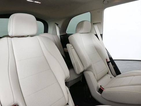Used 2026 Mercedes-Benz GLS 450 4MATIC image 21