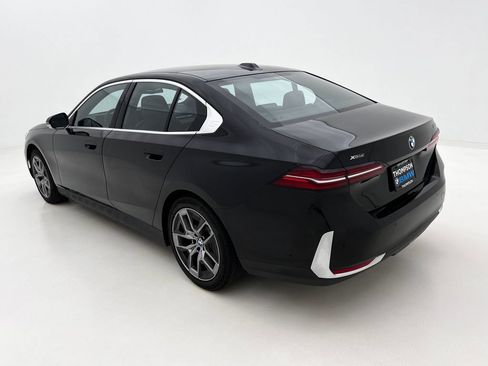Used 2026 BMW 530i xDrive AWD/4WD image 9