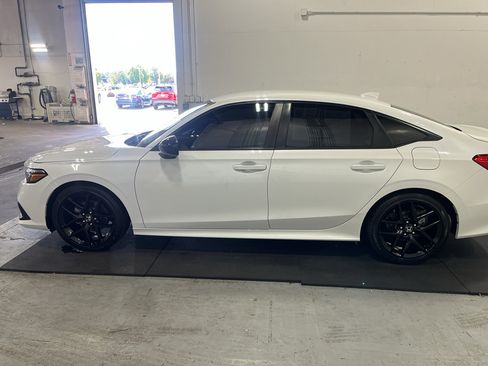 Used 2024 Honda Civic Sport image 9