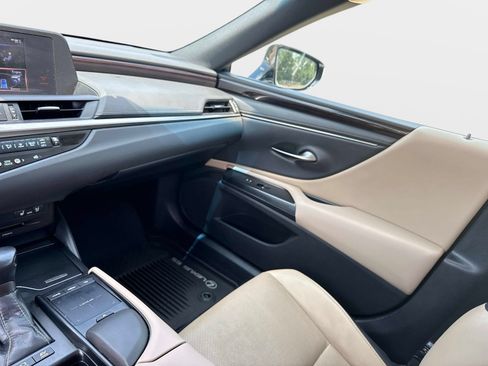 Used 2021 Lexus ES 300h w/ Premium Package FWD image 21