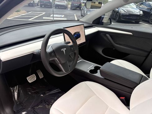 Used 2022 Tesla Model Y Performance AWD/4WD image 12