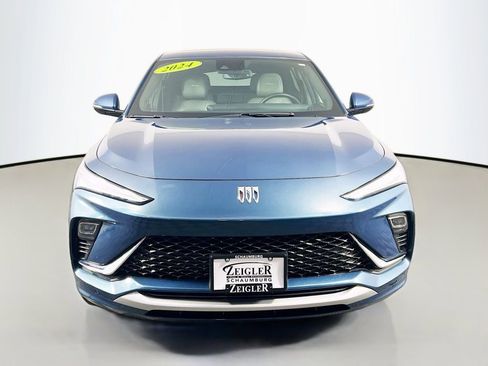 Certified 2024 Buick Envista Avenir image 2