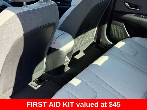 Used 2025 Hyundai Elantra Limited image 30