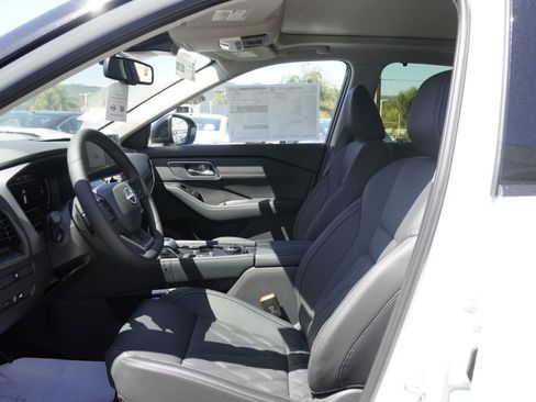 New 2026 Nissan Rogue Platinum AWD/4WD image 16