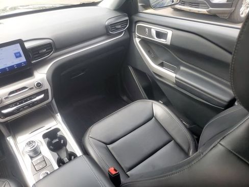 Certified 2023 Ford Explorer XLT w/ Equipment Group 202A AWD/4WD image 30