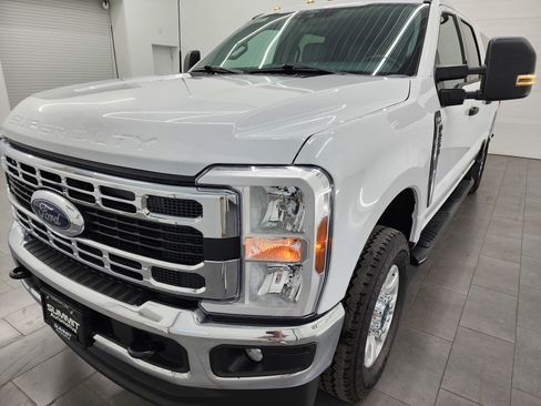 Used 2024 Ford F250 XLT image 6