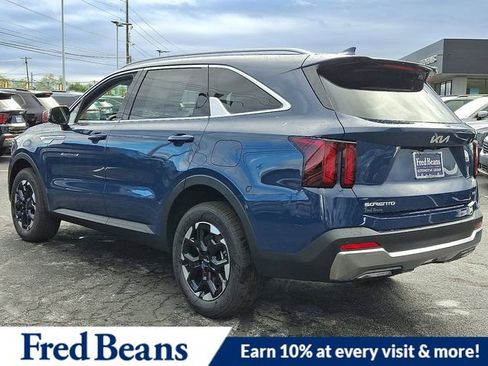 New 2026 Kia Sorento S image 3